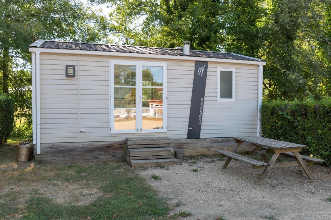 Camping Du Sevron Saint-Etienne-du-Bois  Exterior foto